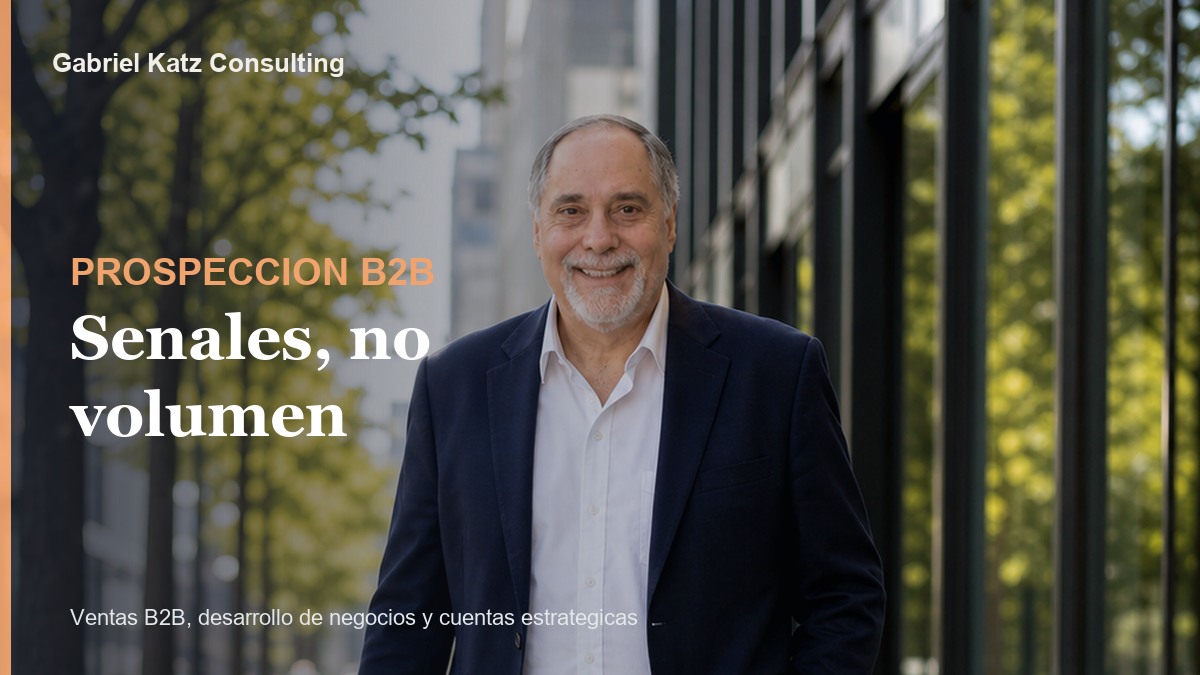 Gabriel Katz caminando en contexto corporativo para desarrollo de negocios